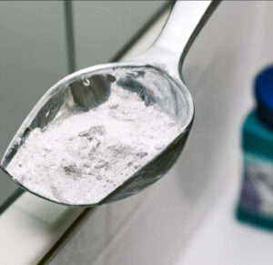 Usage de cristaux de soude dans la salle de bain
