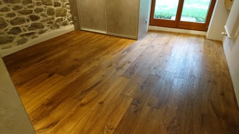 Nettoyer un parquet en bois vitrifié