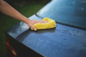 Utiliser l’essence de térébenthine sur la carrosserie de sa voiture 