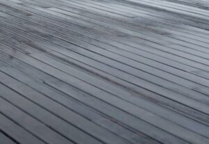 Le parquet en bois est très sensible à l'eau