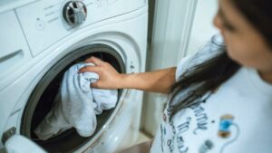 Machine à laver endommagée par la lessive maison 