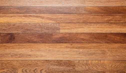 plancher avec joints de bois