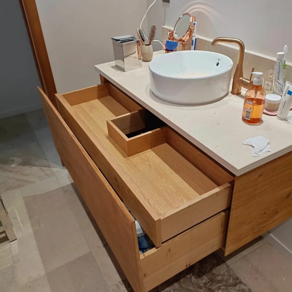 Meuble de salle de bain sur mesure