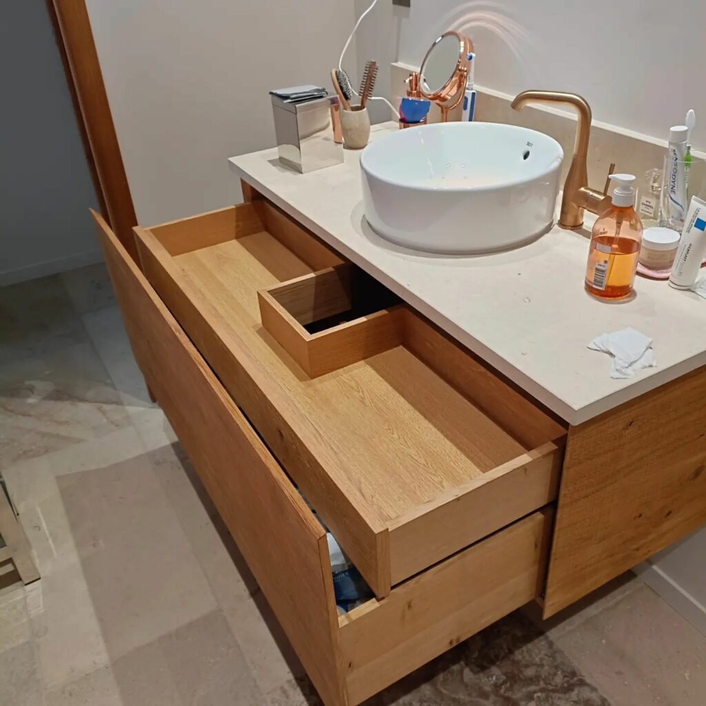 Meuble de salle de bain sur mesure