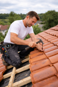 homme qui gagne des clients et de la crédibilité grâce au Label Artisan de Confiance